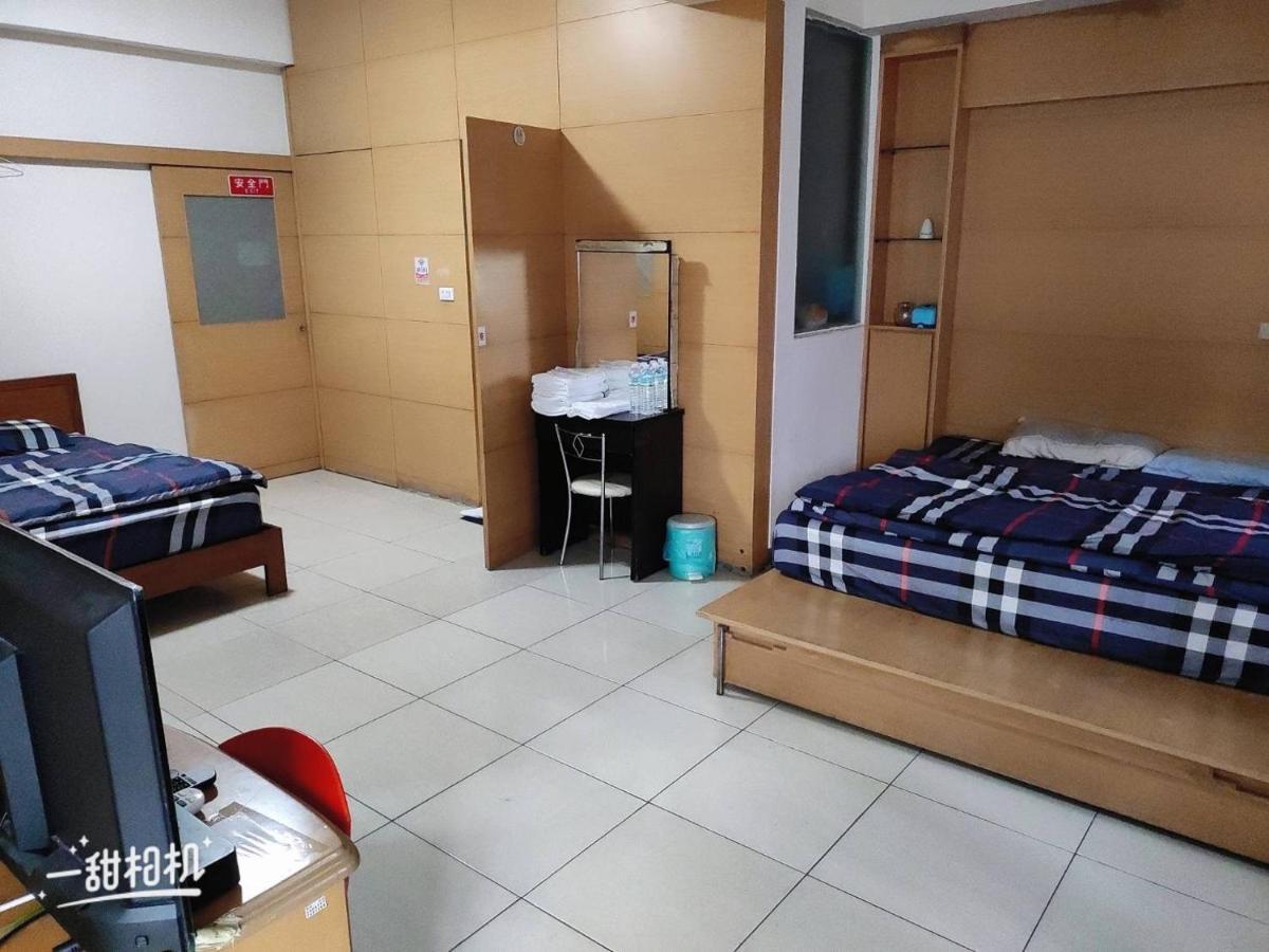 Dolphin Castle Bed & Breakfast Дунган Екстериор снимка